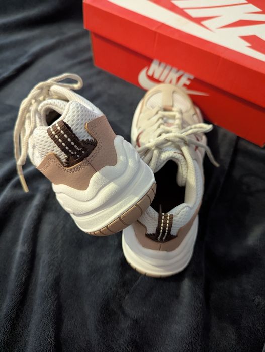 Кроссовки Nike TECH HERA