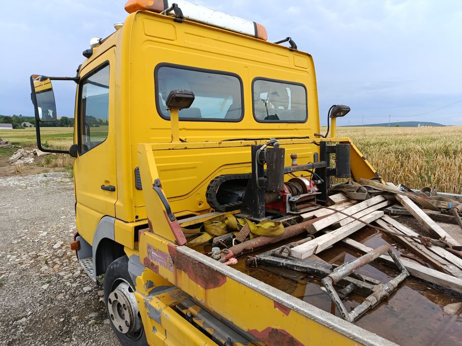 Sprzedam lawetę Mercedes Atego zajerestrowany jako specjalny