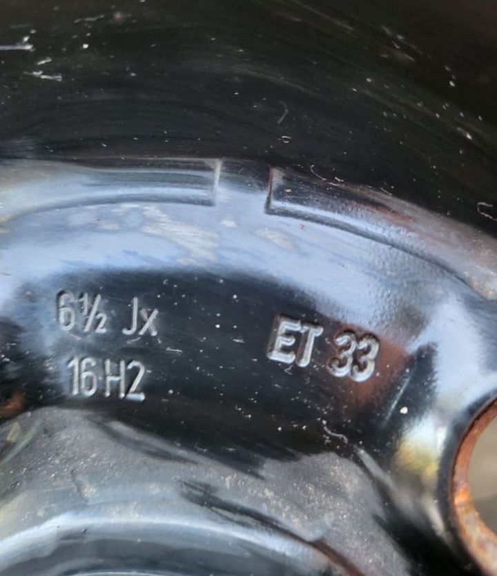 4x 215 65 R16 98 H Koła zimowe Volkswagen  6.5Jx16 ET 33 LK 5x112