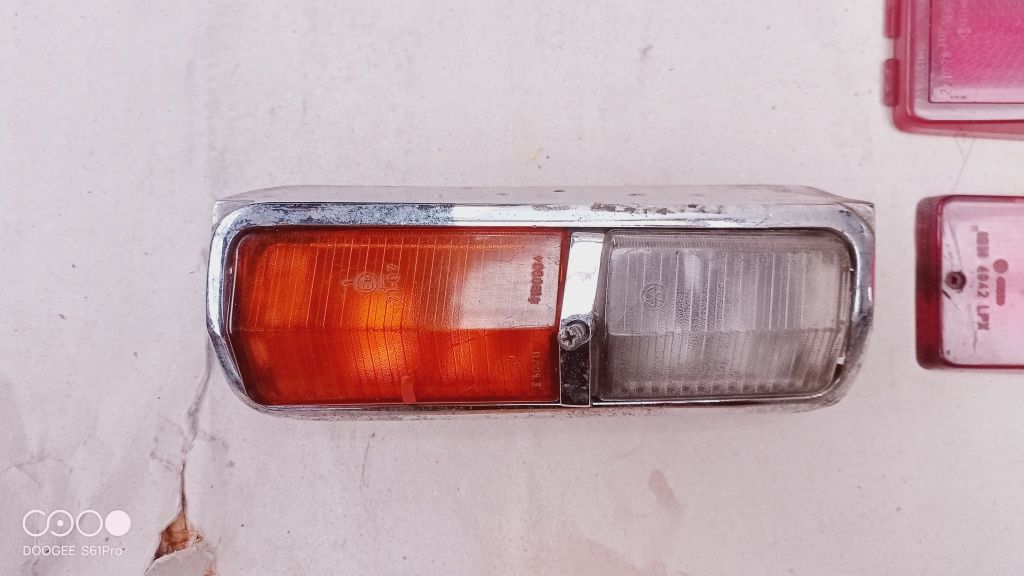 Klosz lampy fiat 125p  całość