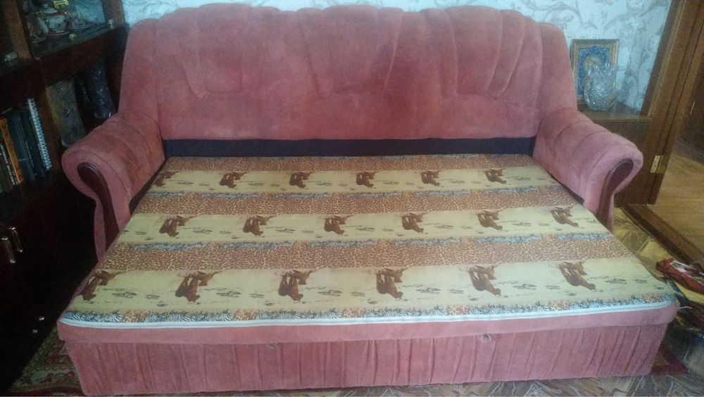 Продам диван в хорошем состоянии
