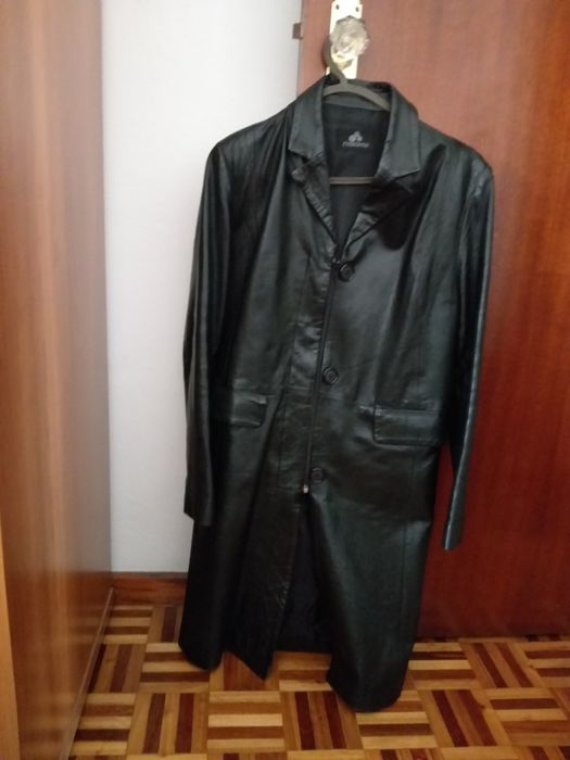 Casaco em pele preto