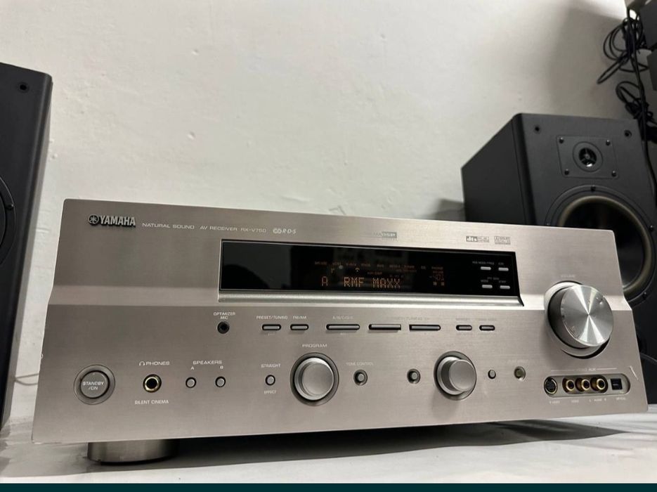+ 7.1 Amplituner Yamaha rx v 750, 7*130 Watt.