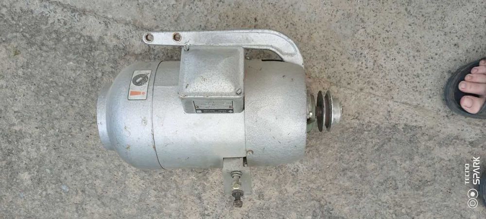 Продаю мотор до швейної машинки. В робочому стані