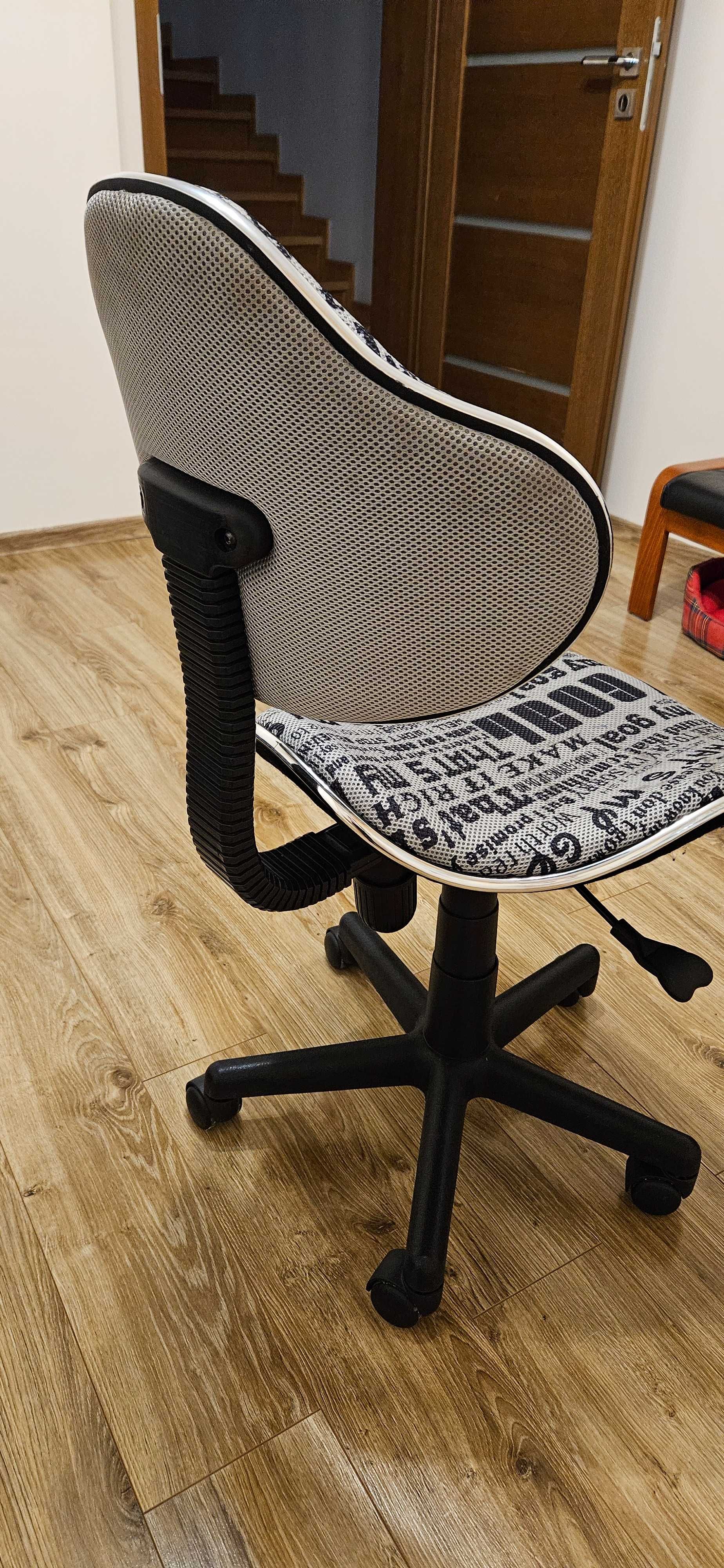 Krzesło obrotowyme biurowe