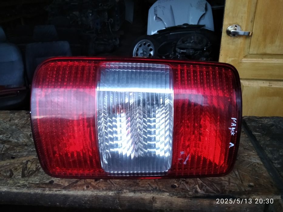Розбірка задній лівий ліхтар  Volkswagen Caddy