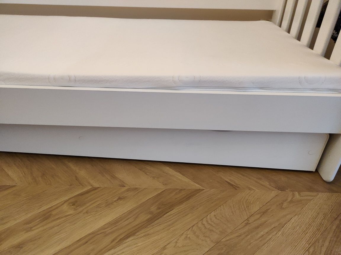 Łóżeczko łóżko dziecinne biel matera przedszkole szkoła  80×160 jak n