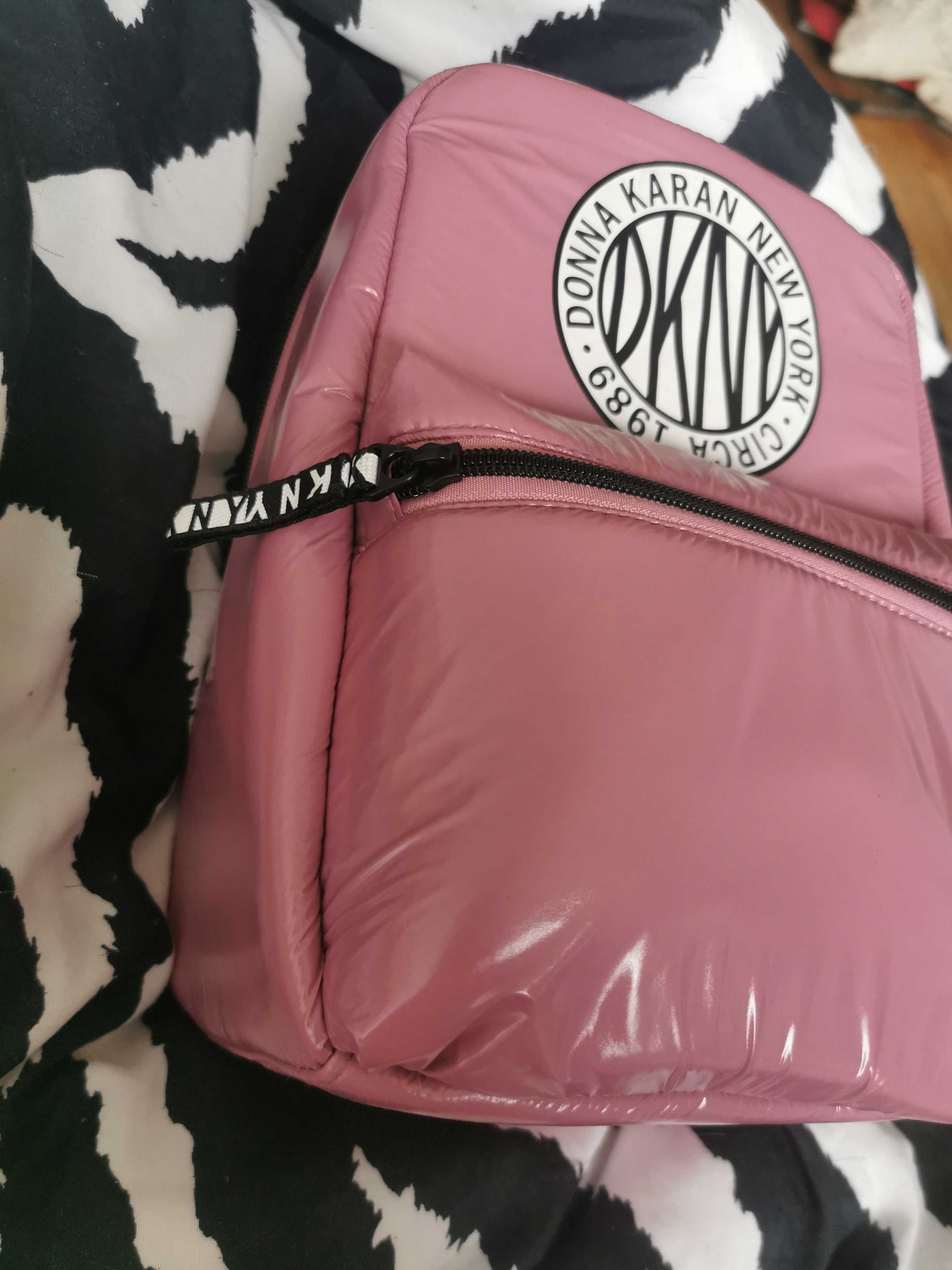 DKNY torba termiczna na lunch różowa