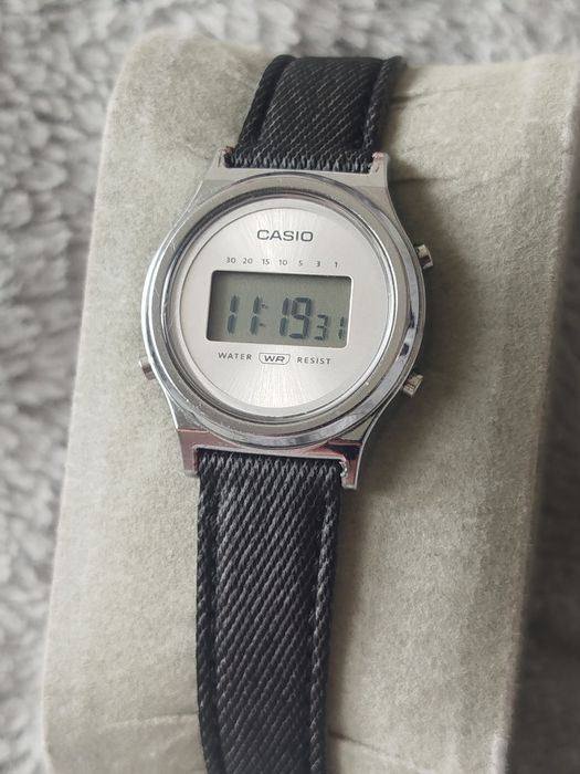 Zegarek Casio Vintage LA700WE silver retro digital ladies old money