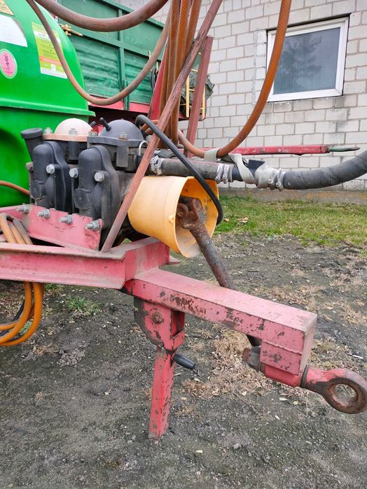 Opryskiwacz ciągany Skotarek