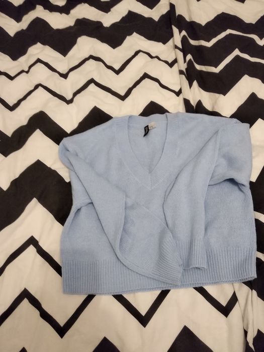 Krótki błękitny sweterek damski XS - nowy