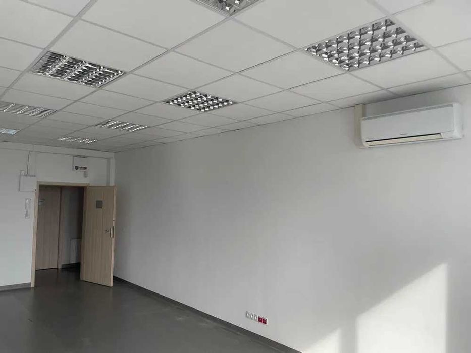 Do wynajęcia lokal 30m Knurów ul. Jęczmienna 4