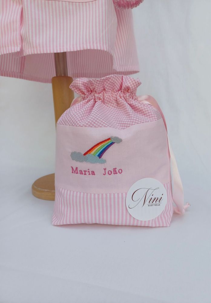 Bata de criança e lancheira personalizadas