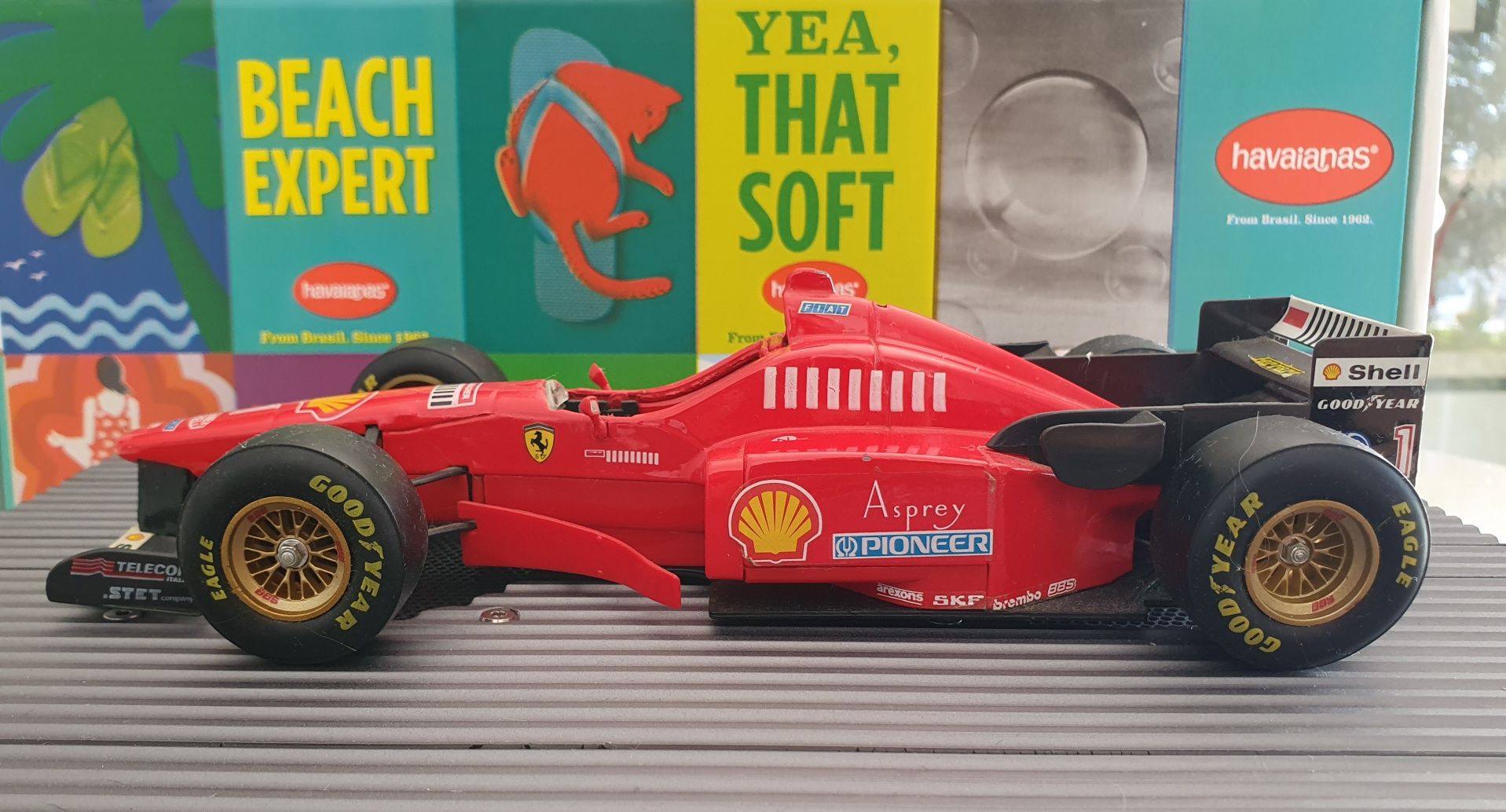 Ferrari escala 1/24 e 1/18