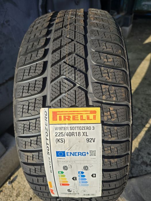 Pirelli Sottozero 3 225/40R18 92 V opona zimowa
225/40R18 92 V