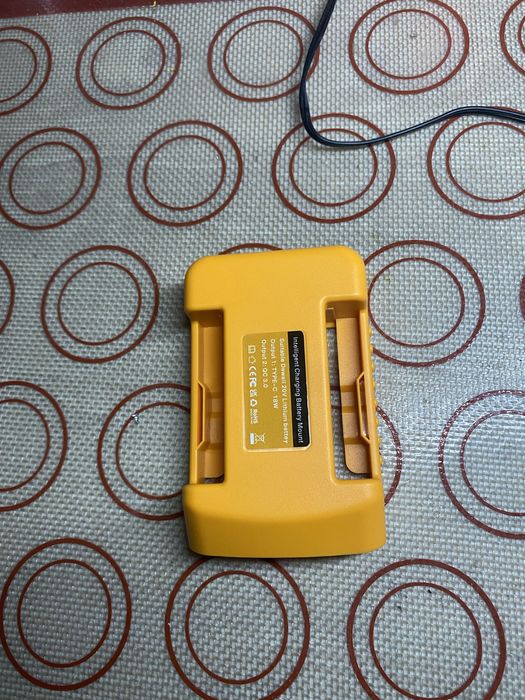 Адаптери на девольт