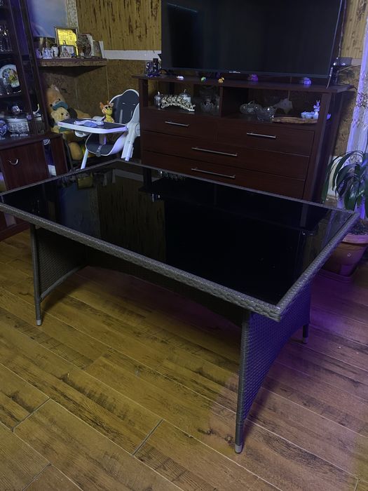 Продам качественный комплект обеденный из технортанга