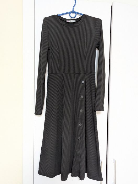 Сукня чорна в рубчик плаття довге