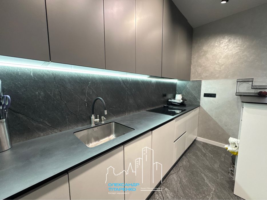 Сучасний котедж з ремонтом на МІКРОРАЙОНІ