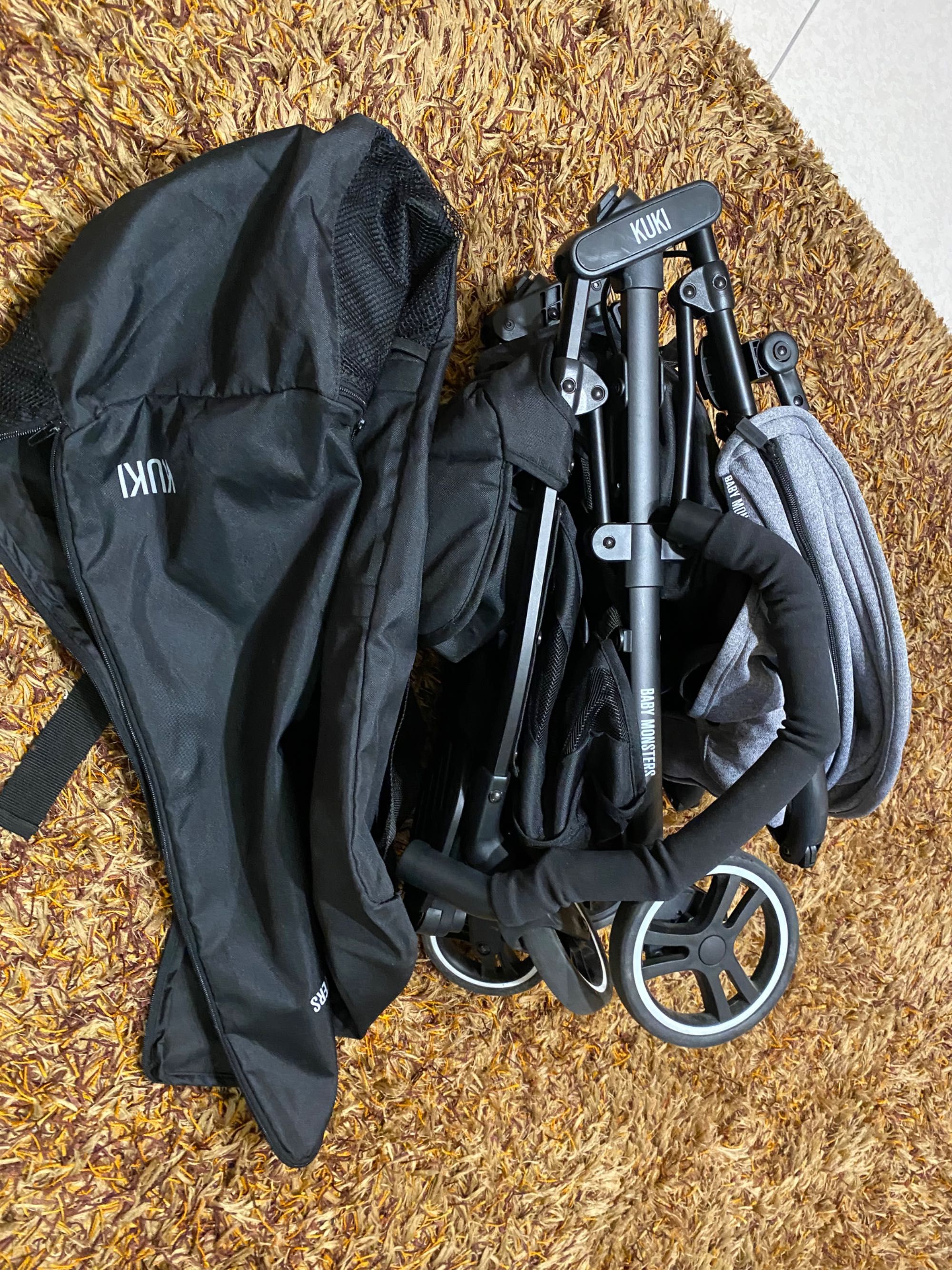 Baby Monsters – Carrinho Kuki Chassis Com mochila