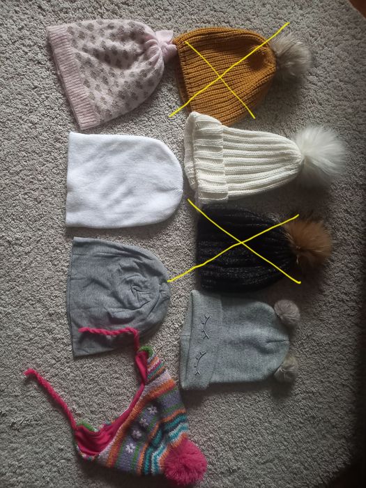 шапки ,шапочки для дівчинки