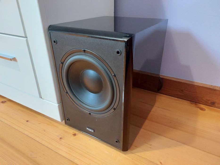 Subwoofer aktywny Magnat 201A stan bardzo dobry