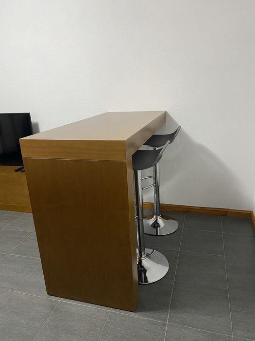 Mesa de madeira de parede