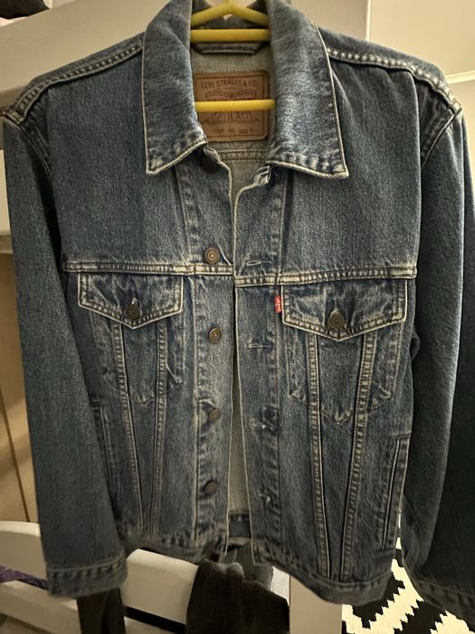 Джинсова куртка levis