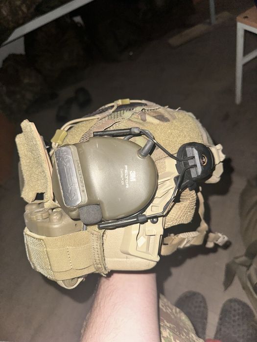 Продам наушники 3m peltor comtac орегинал Звонить пишите