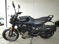 Husqvarna Svartpilen HUSQVARNA SVATRPILEN 401 na A2. jak nowa 4400 km.
