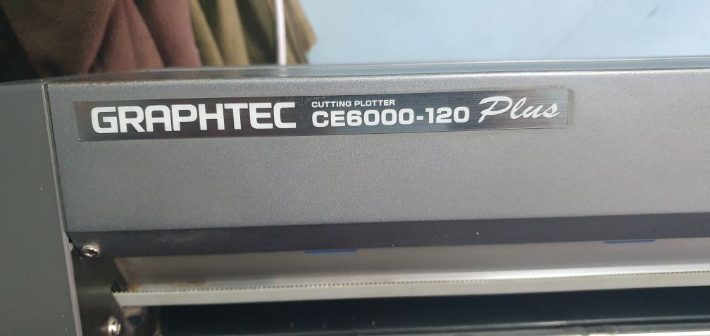 Плоттер  Graphtec режущий 1200мм