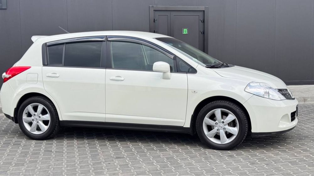Nissan Tiida в одних руках с салона и шикарном состоянии