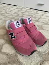 Кросівки New Balance на дівчинку