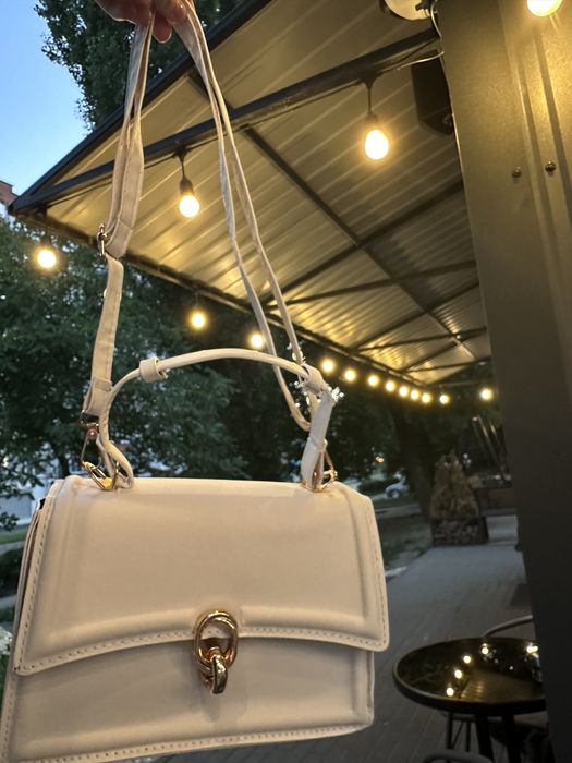 Нова стильна біла сумка