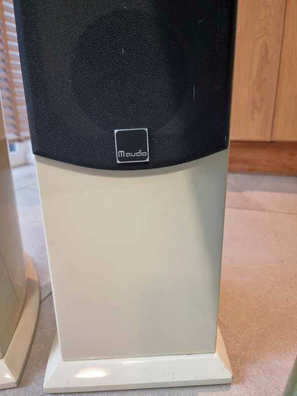 Zestaw Amplituner Denon AVR 2310 z kolumnami M-AUDIO