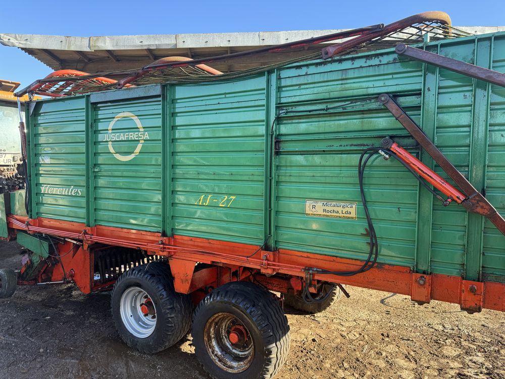 Autocarregante forrageiro Juscafresa AJ-27