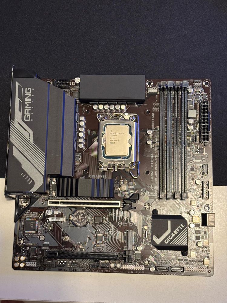 I7 13700F + MSI B760M + 32 GB RAM