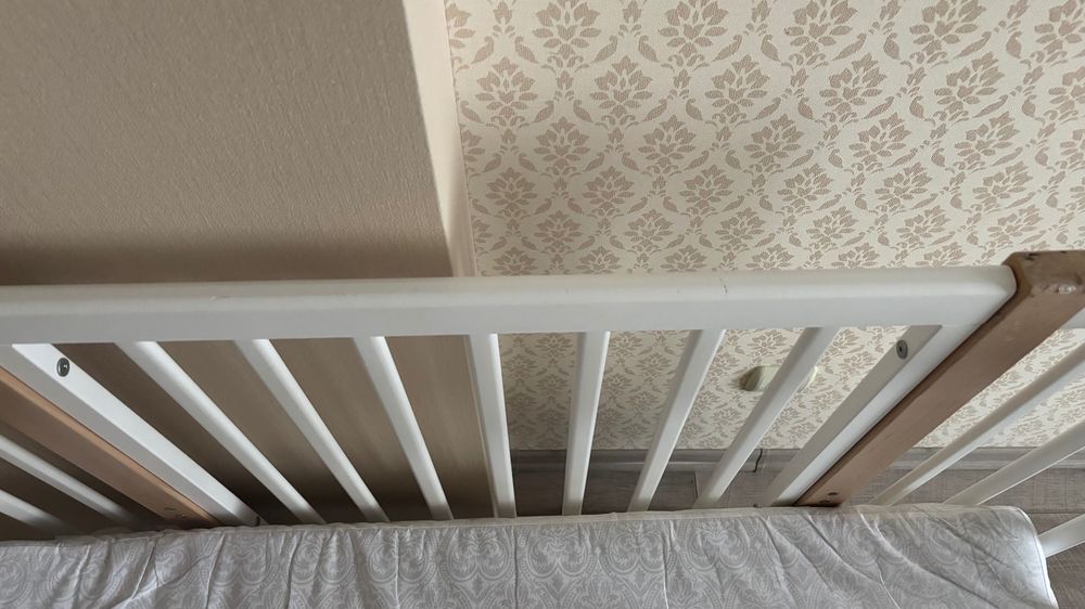 Дитяче ліжечко з маятниковим механізмом Міа Кузя