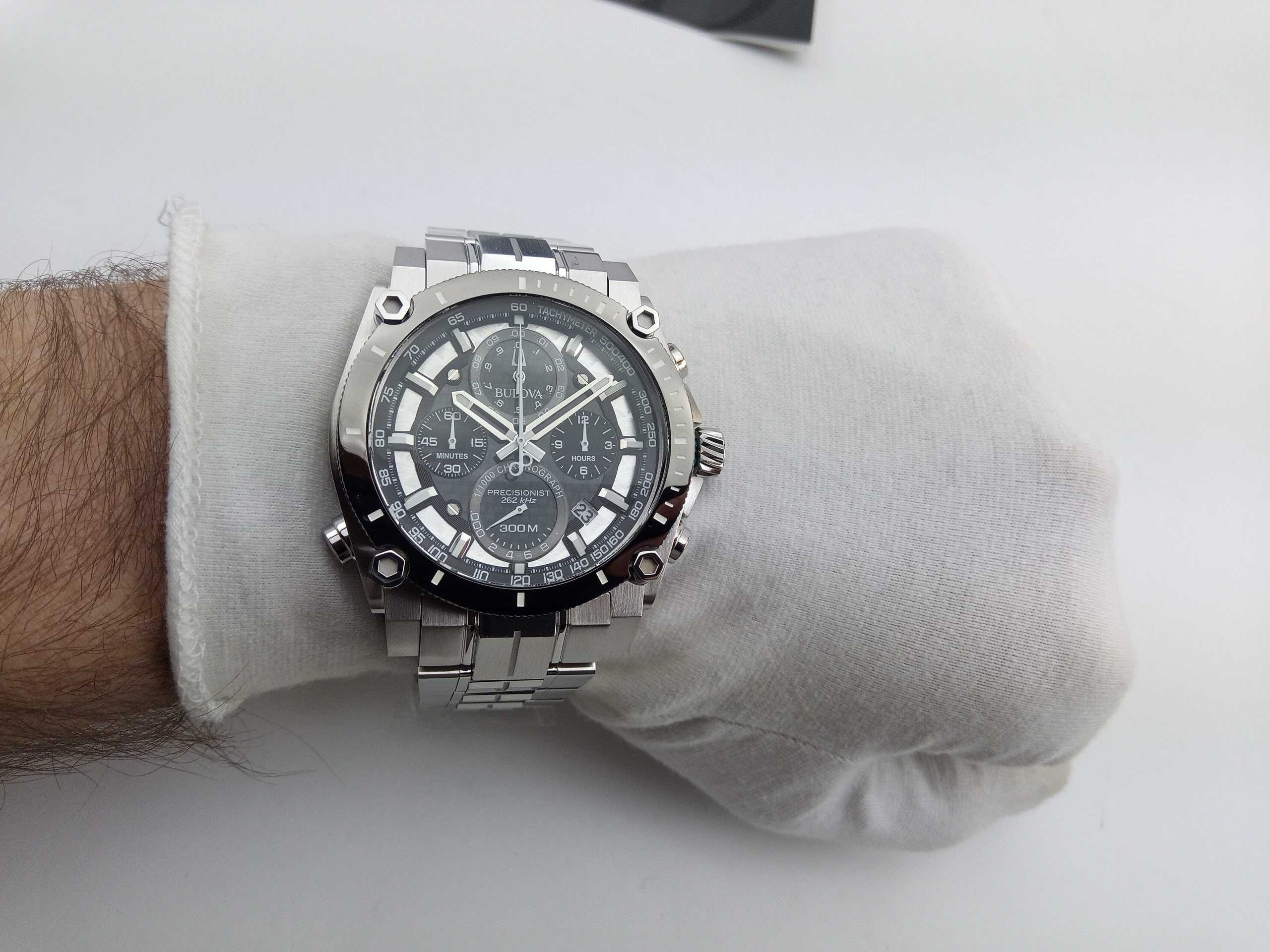 Часы Bulova Precisionist 98B405 300м 262 кГц хронометр 1/1000 сек $975