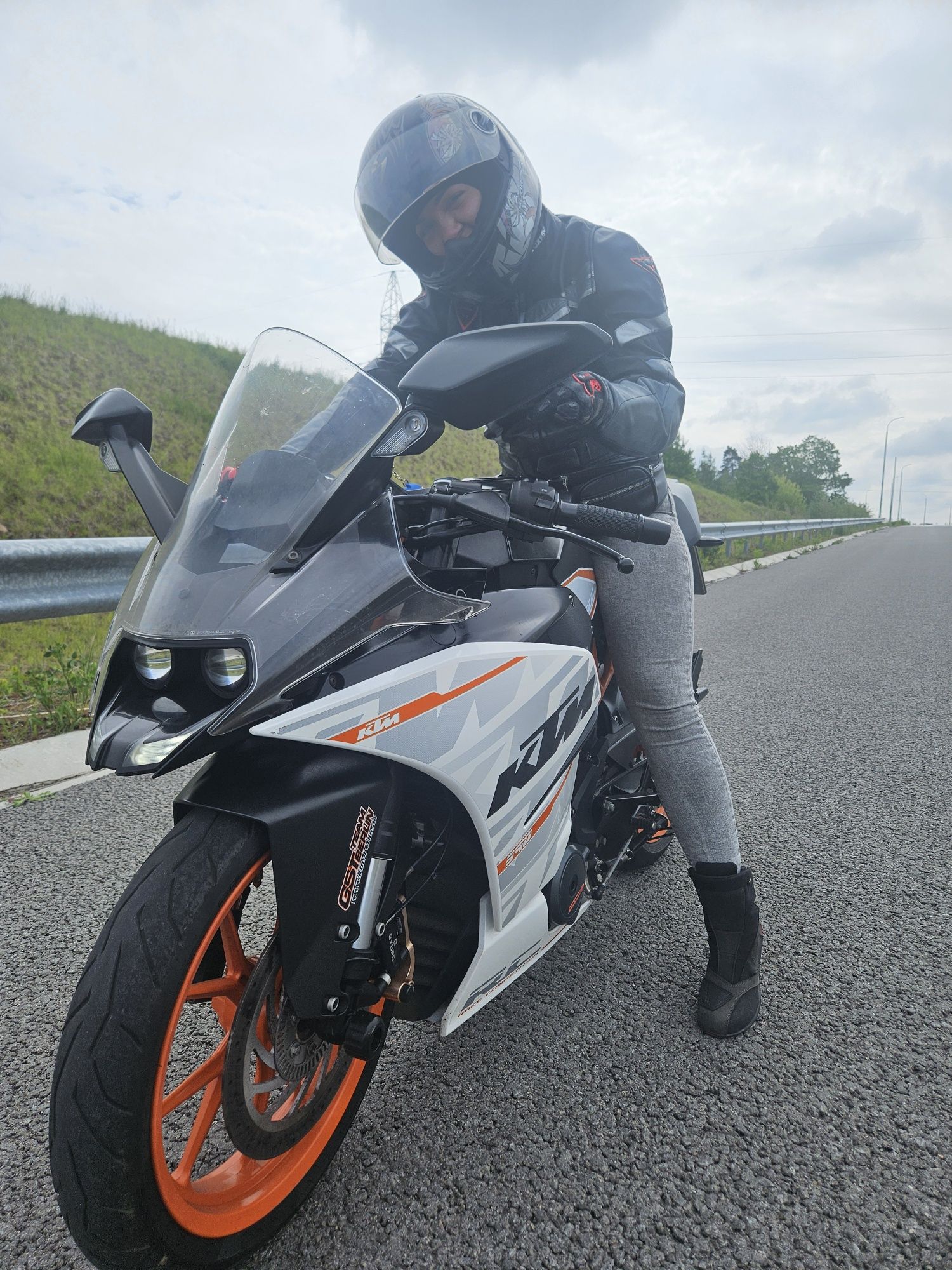 Мотоцикл KTM RC390