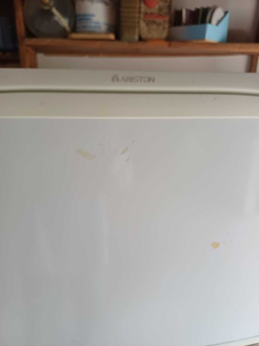 Frigorifico Ariston de 2 portas com congelador