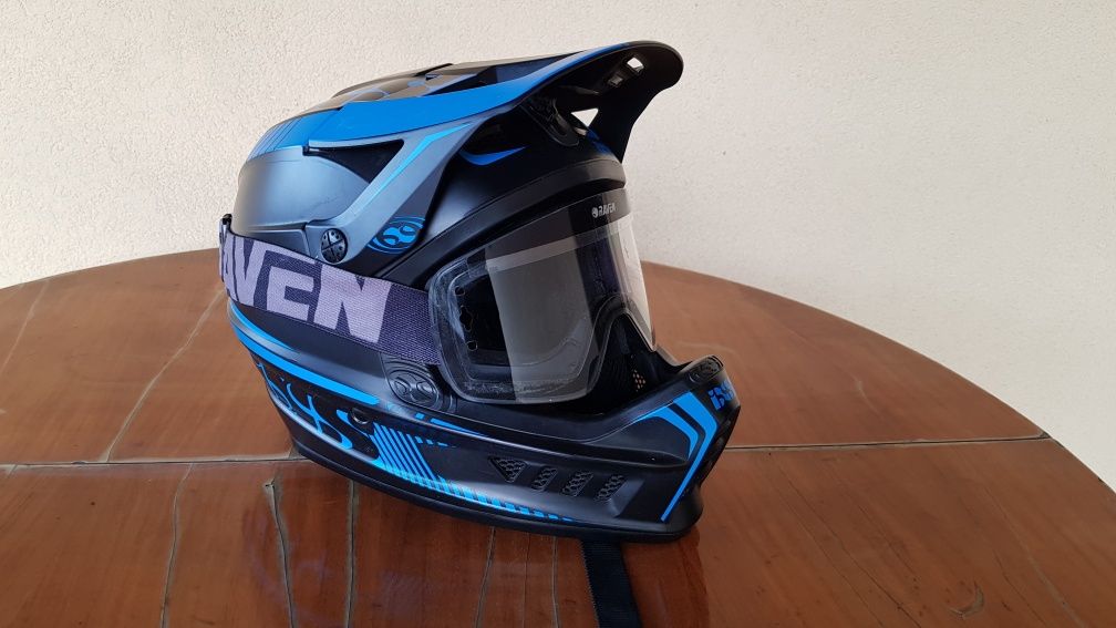 Kask XIS xact rozmiar M/L