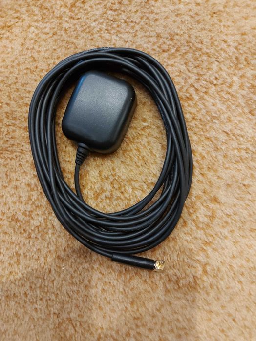 Nowa  antena  GPS  ( smb) - do  nawigacji samochodowych (wzm. sygnału)