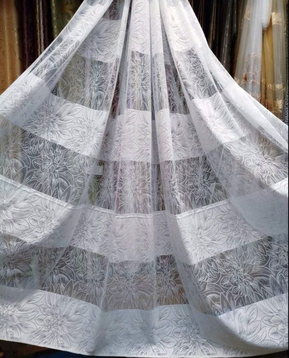 Відріз якісної, гарної, напівпрозорої тканини