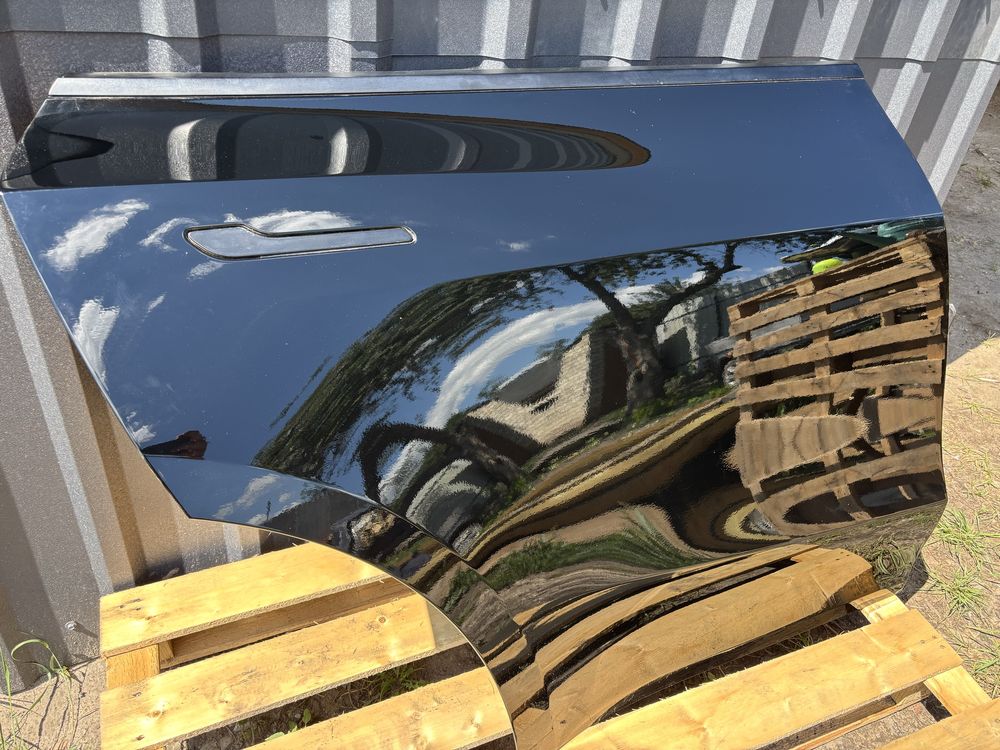Двері на Tesla Model Y PBSB! Ідеальний стан. Оригінал. В колір