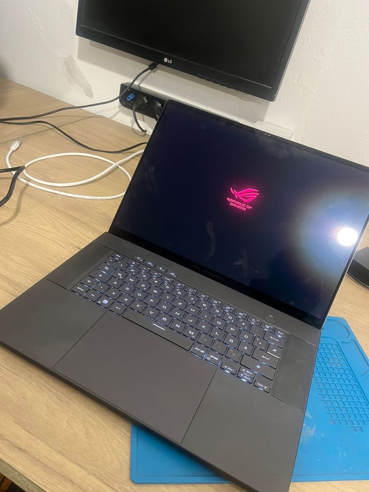 ASUS ROG Zephyrus G16 Ulta7/16Gb/RTX4060/240Hz 2k **TROCO**