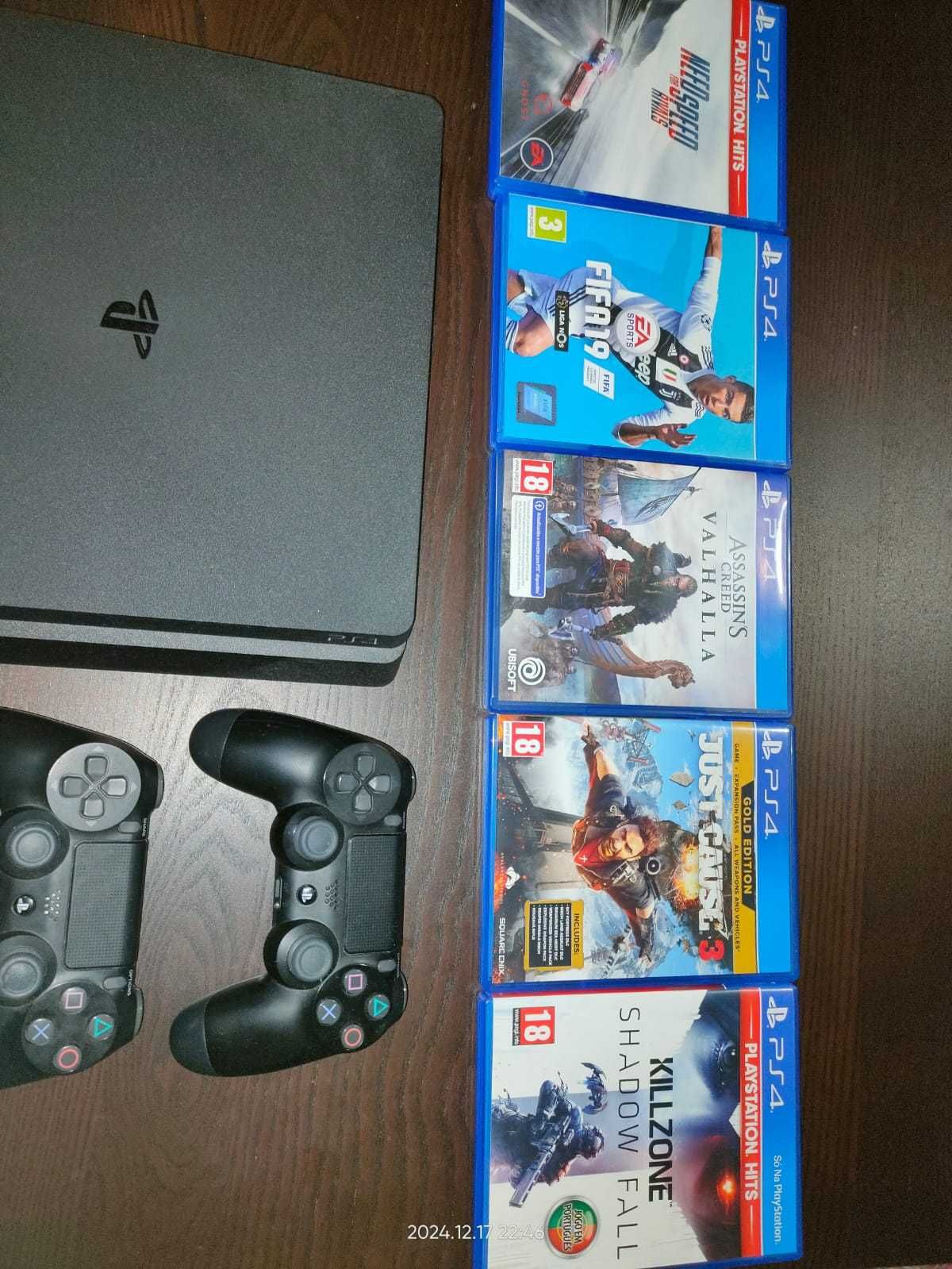 PlayStation 4  1 TB  Slim