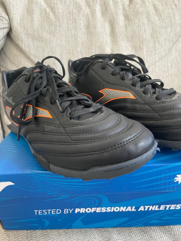 Turfy Joma black