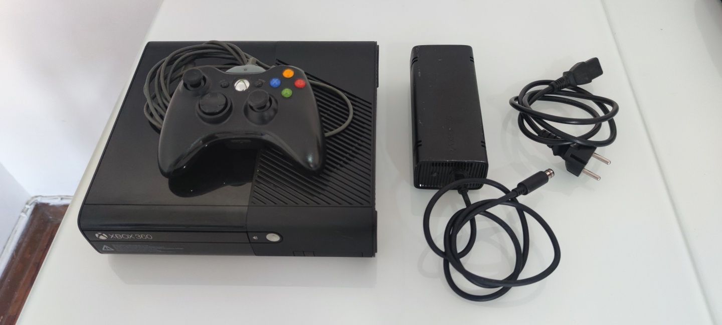 X Box 360 - com 1 comando - HD 120Gb