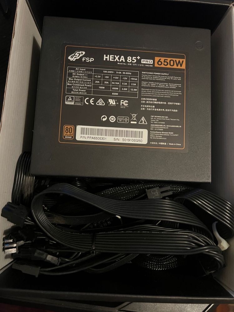 Fonte de alimentação FSP Hexa 85+ pro
